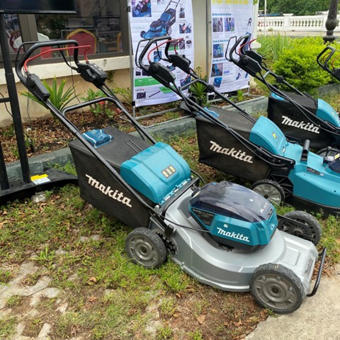 Máy cắt cỏ đẩy tự hành dùng pin Makita DLM532Z (thân máy)