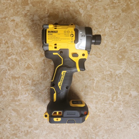 Máy vặn vít dùng pin 20V Dewalt DCF860N-B1